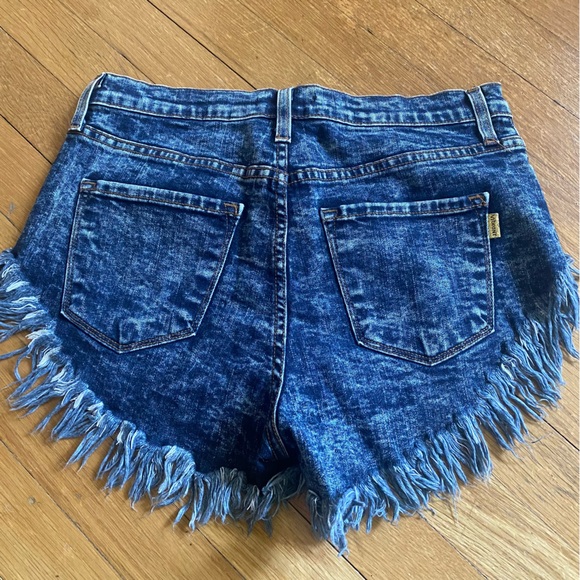 Forever 21 Distressed jean shorts - Picture 6 of 6